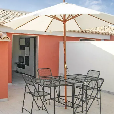 Apt, 5 Appartement *